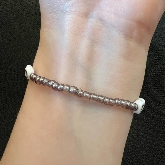 Taylor Swift Tis the Damn Season friendship bracelet - Picture 4 of 4